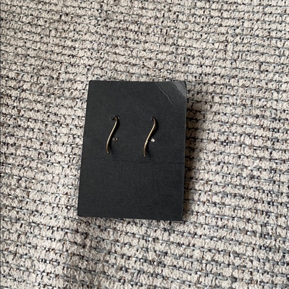 Earrings - Picture 2 of 3